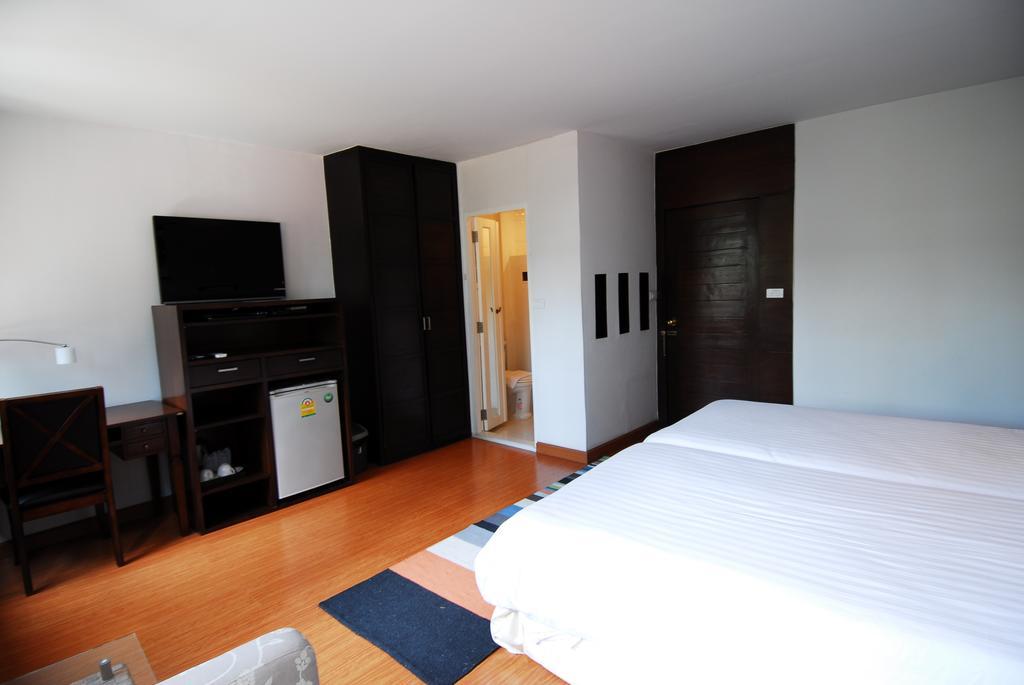 Coral Grand Place Бангкок Экстерьер фото