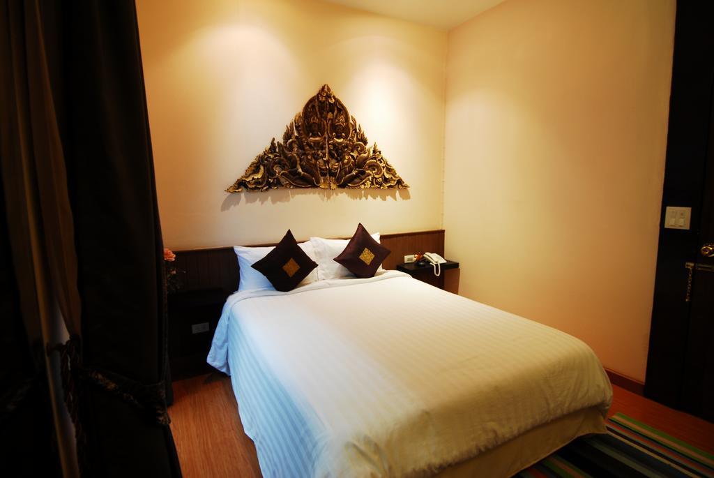 Coral Grand Place Бангкок Экстерьер фото